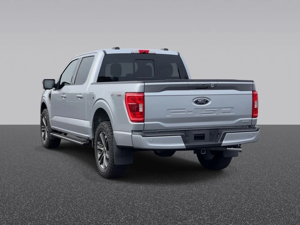 Used 2021 Silver Ford XLT image 3