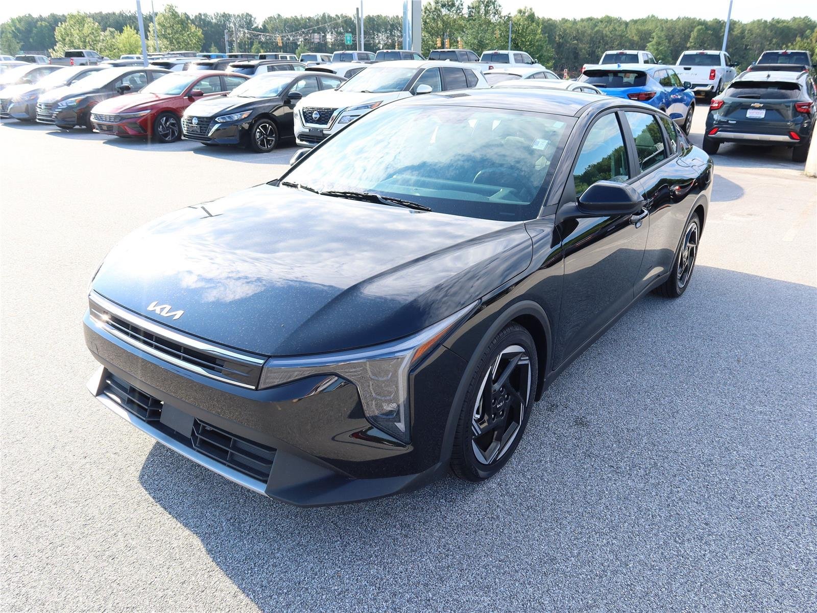Used 2025 Aurora Black Pearl Kia EX image 3