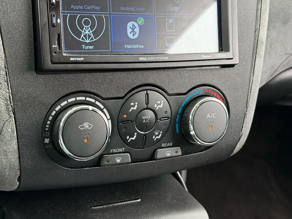 Used 2009 Red Nissan 2.5 S image 19