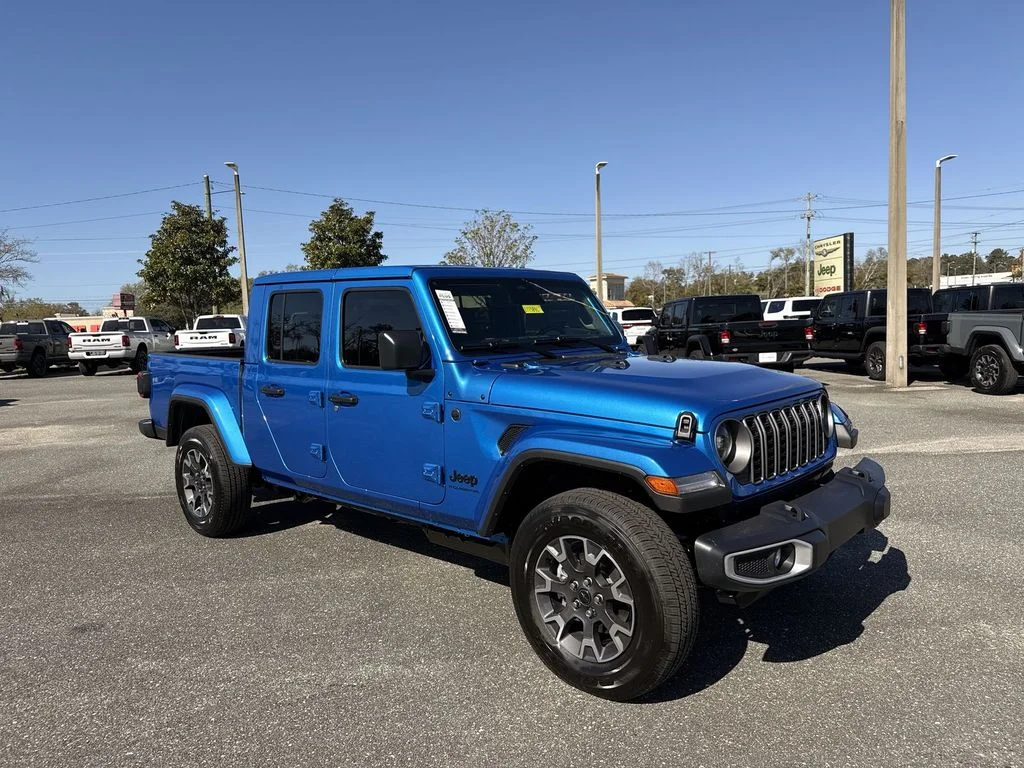 2026 Jeep Gladiator Sahara Auto's photo
