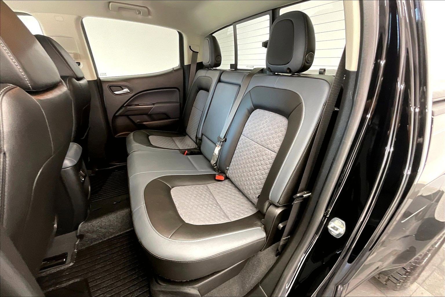 Used 2019 Black Chevrolet 2WD Z71 image 19