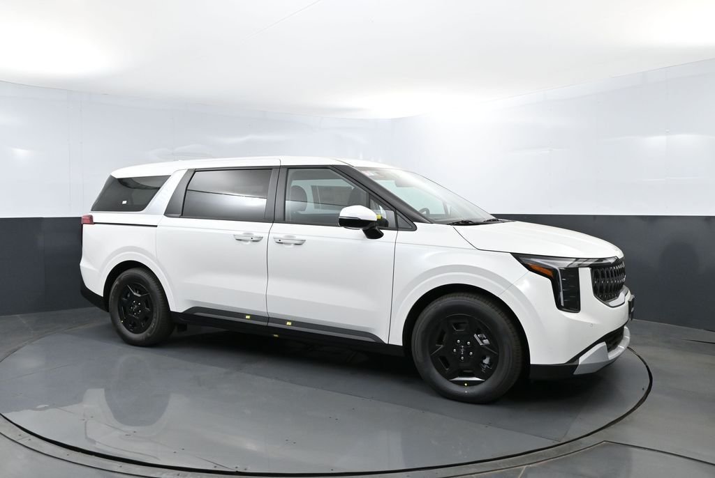New 2026 Snow White Pearl Kia LXS image 3