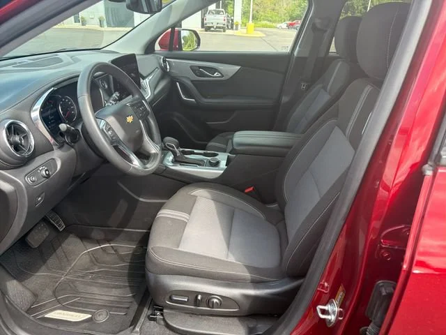 Used 2023 RADIANT RED TINTCOAT Chevrolet LT image 11