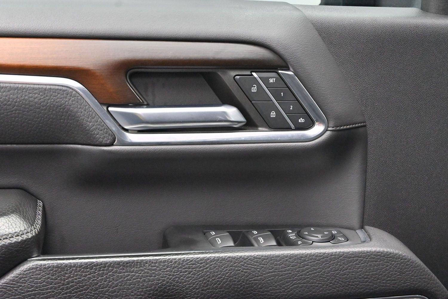 Used 2024 Onyx Black GMC Denali image 11