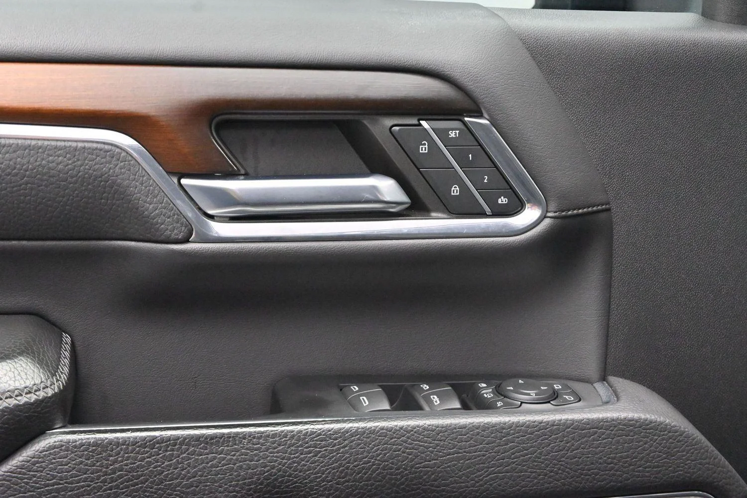 Used 2024 Onyx Black GMC Denali image 11