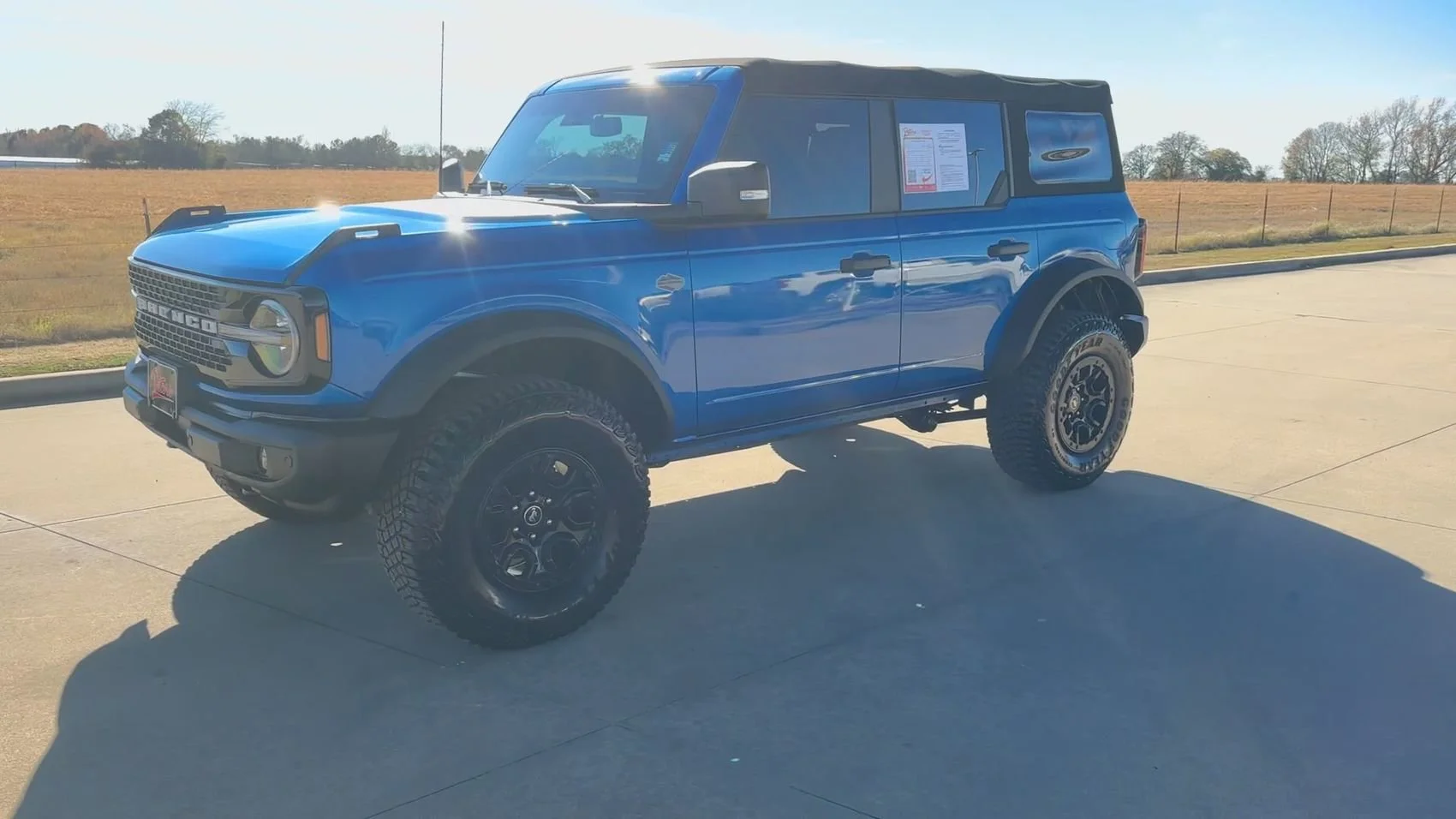 Used 2022 Blue Metallic Ford Wildtrak image 5