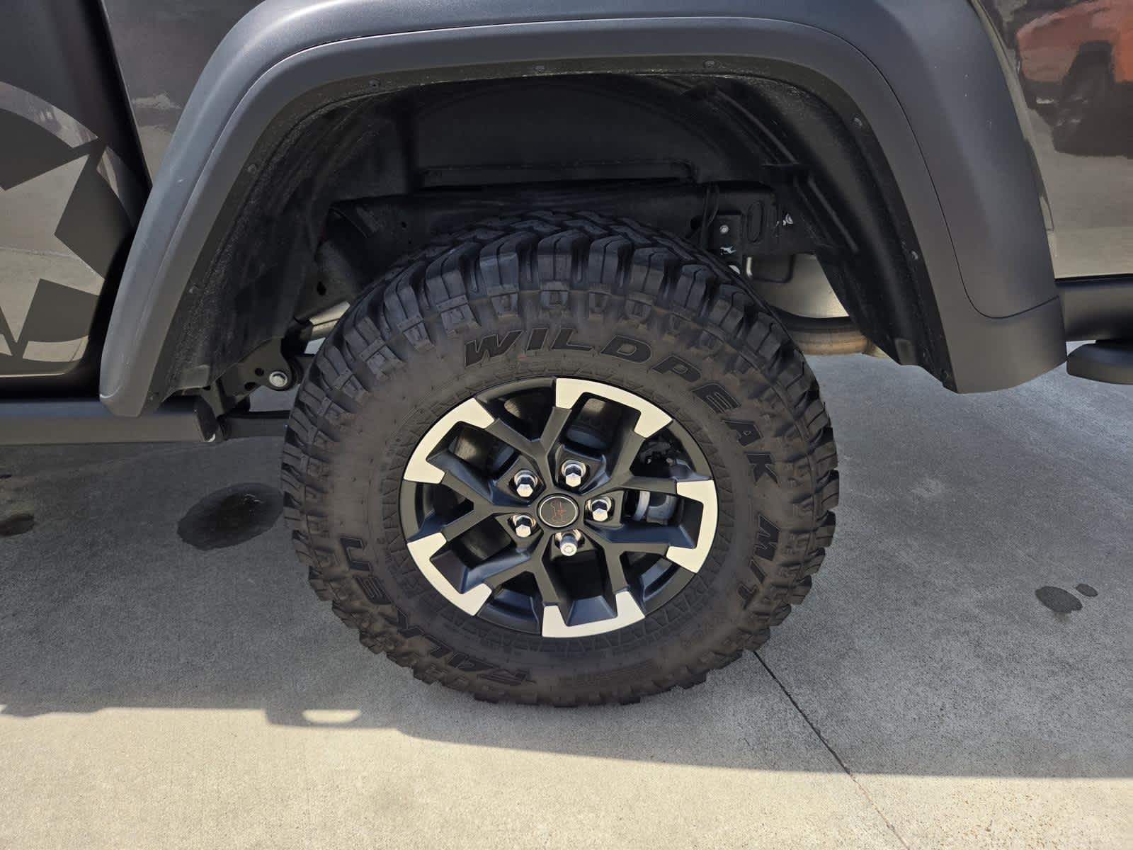 New 2026 Granite Crystal Metallic Clearcoat Jeep Rubicon image 20