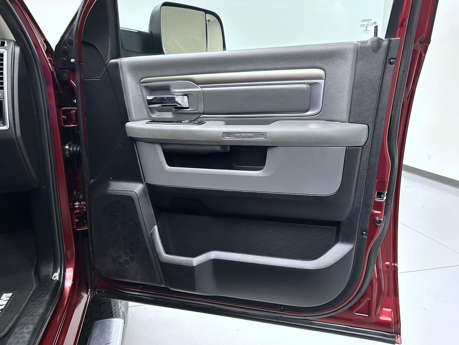 Used 2016 Red Ram SLT image 16