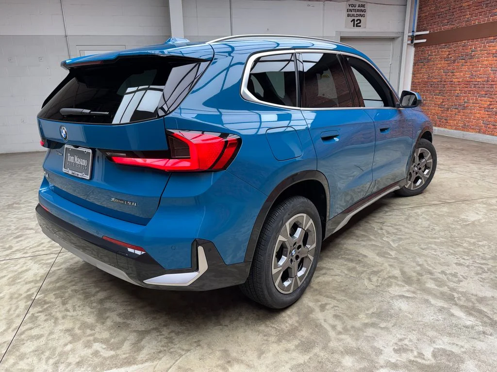 Used 2025 Blue BMW xDrive28i image 6