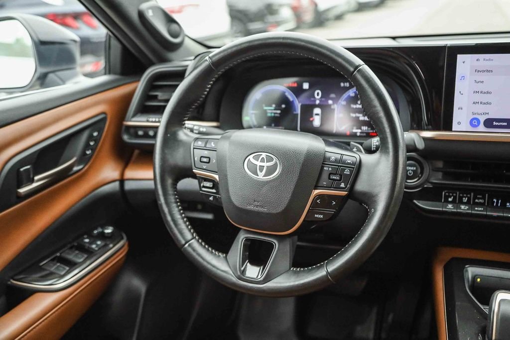 2025 Toyota Crown Signia Limited - Photo 15