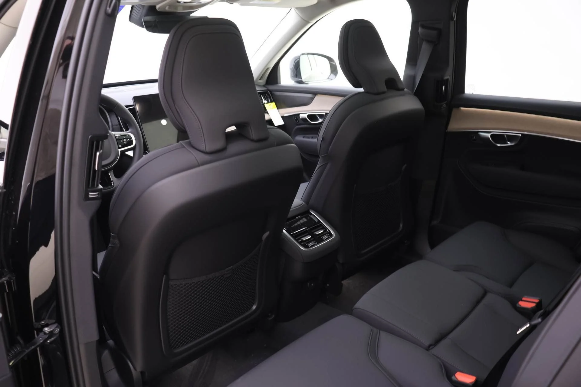 New 2026 Onyx Black Volvo Plus image 11