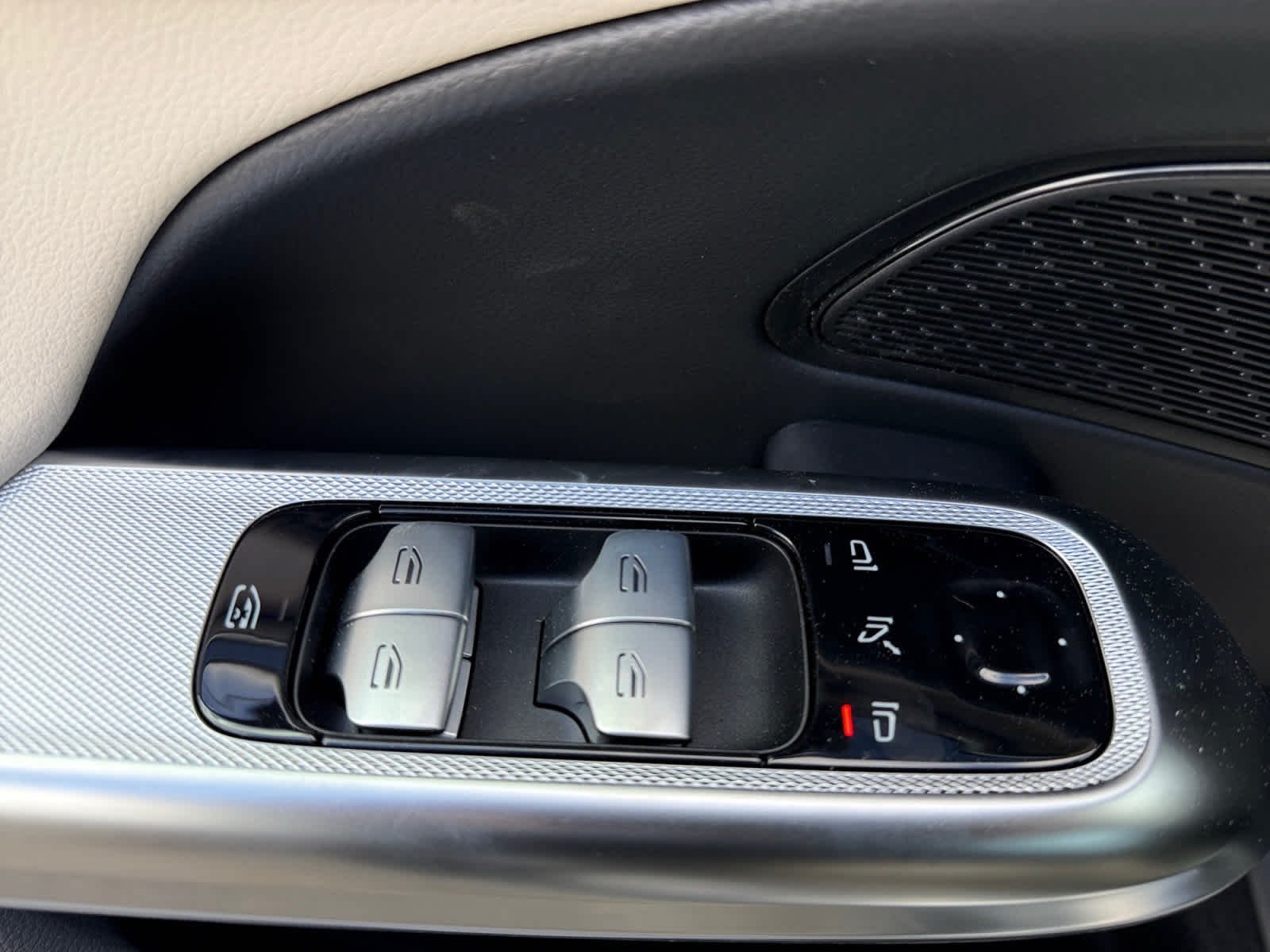 Used 2026 Obsidian Black Metallic Mercedes-Benz E 350 image 25