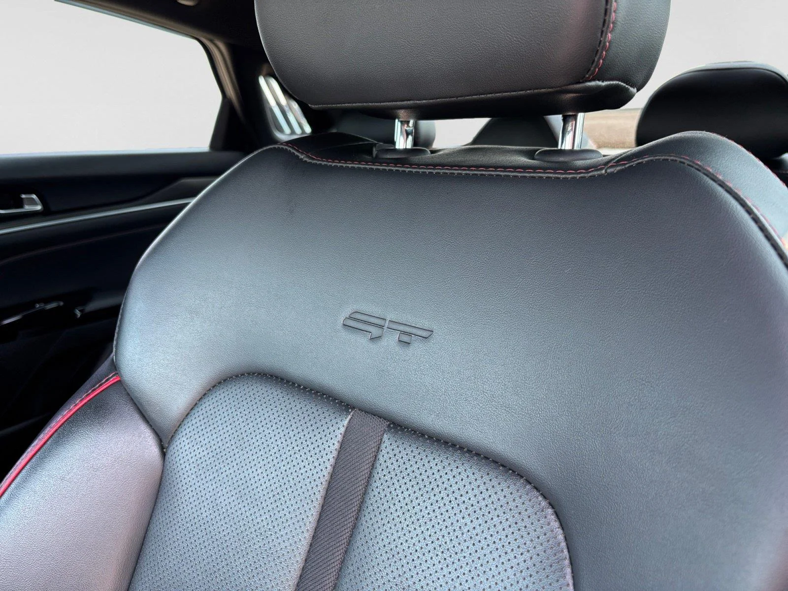 Used 2023 Wolf Gray Kia GT image 38