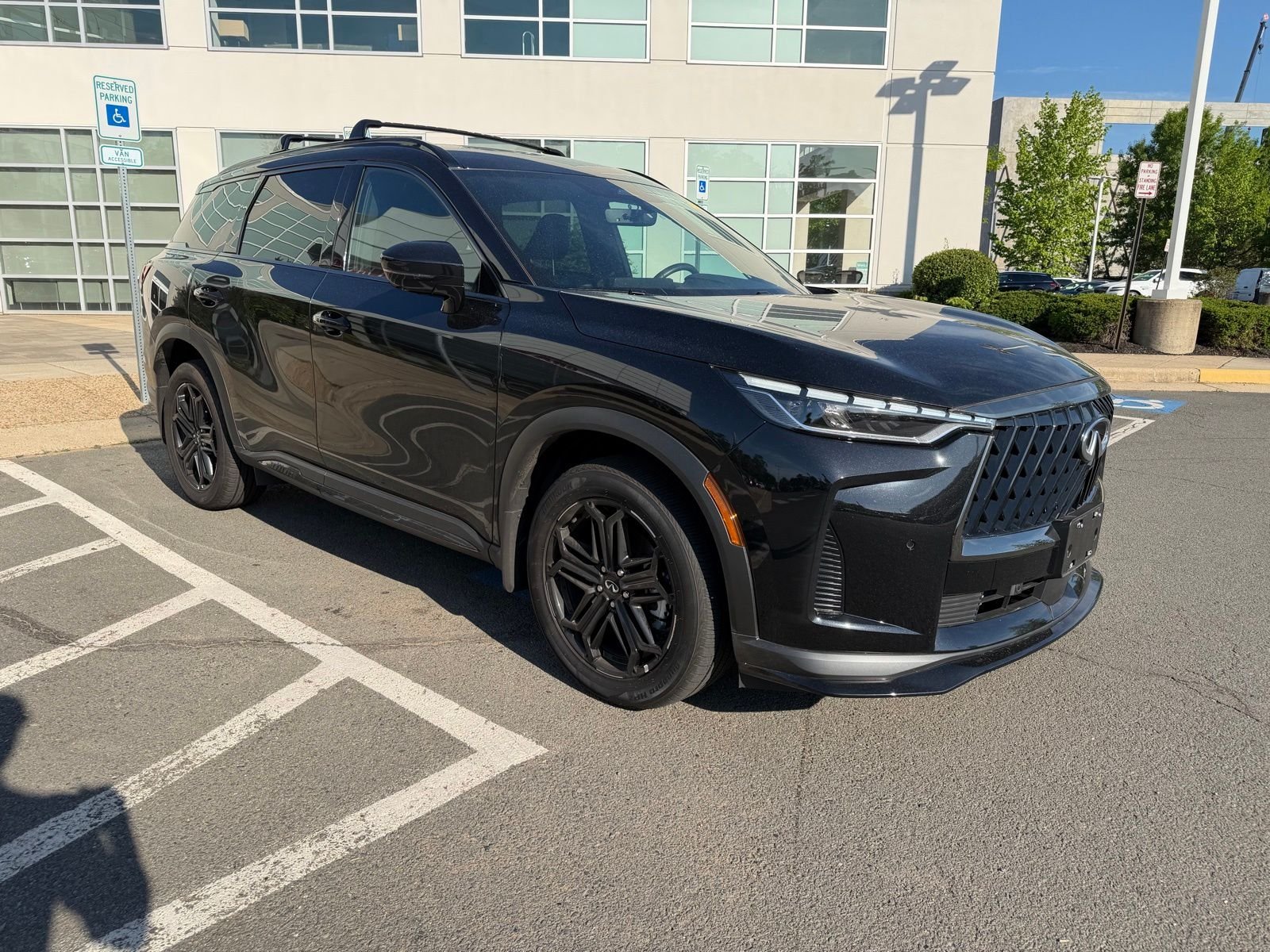 2026 INFINITI QX60 LUXE AWD's photo