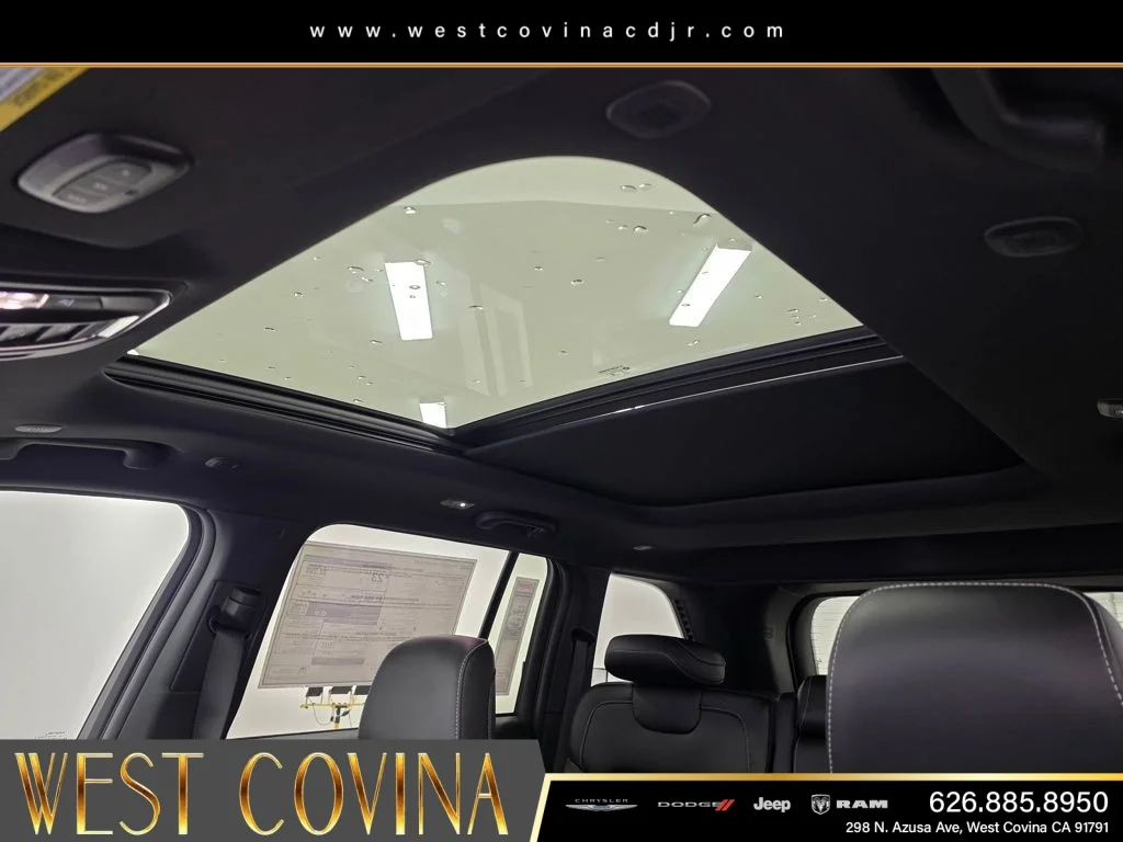 New 2026 Bright White Clear-Coat Exterior Paint Jeep Limited image 16