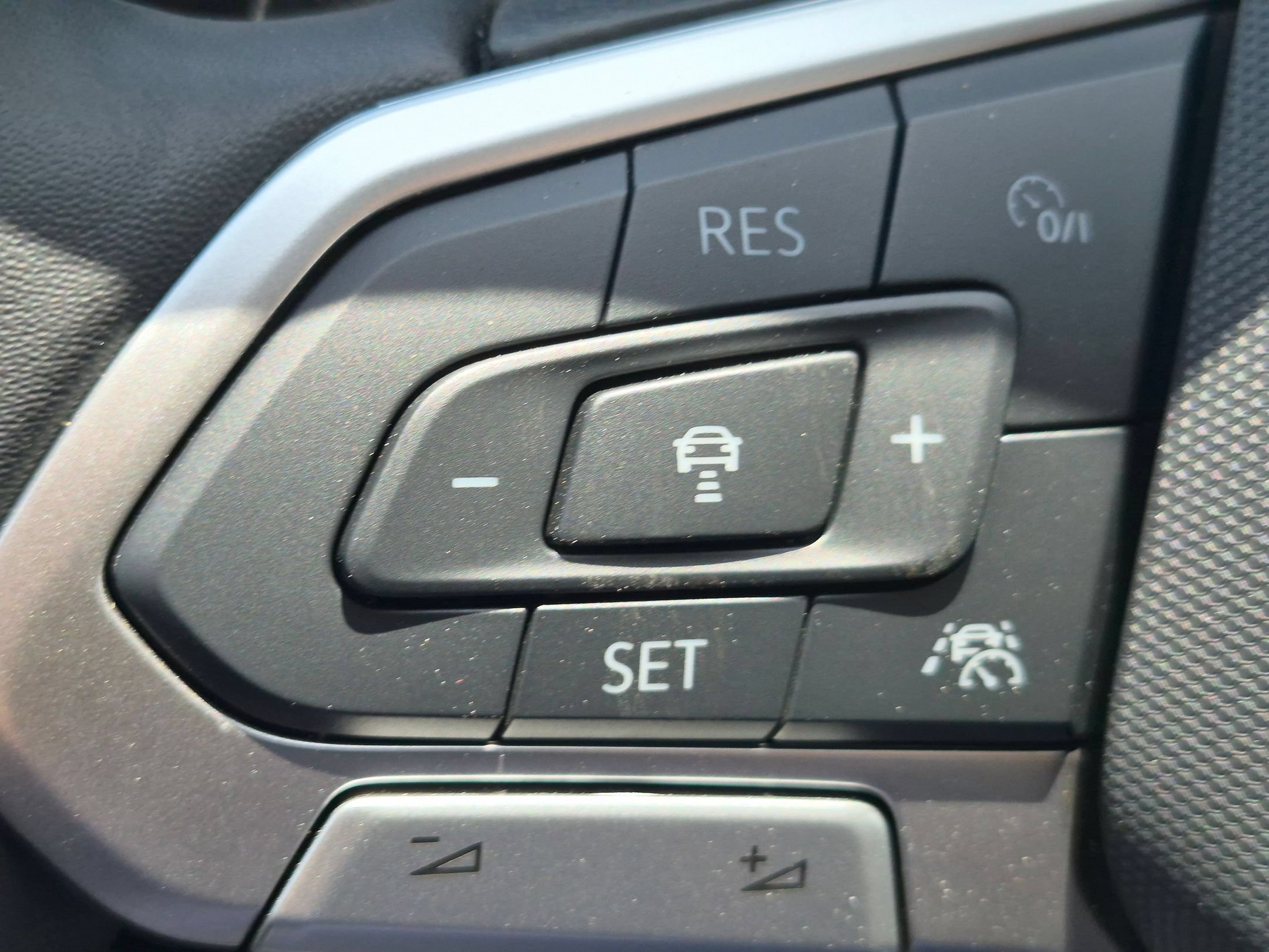 New 2026 Deep Black Pearl Volkswagen 2.0T Peak Edition image 17