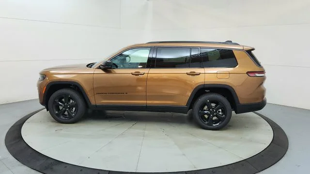 New 2026 Copper Shino Metallic Clear-Coat Exterior Paint Jeep Limited image 6