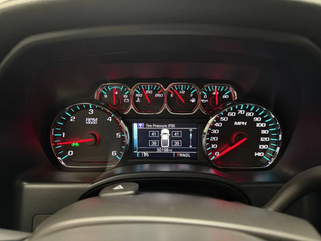 Used 2018 Summit White GMC SLE image 19