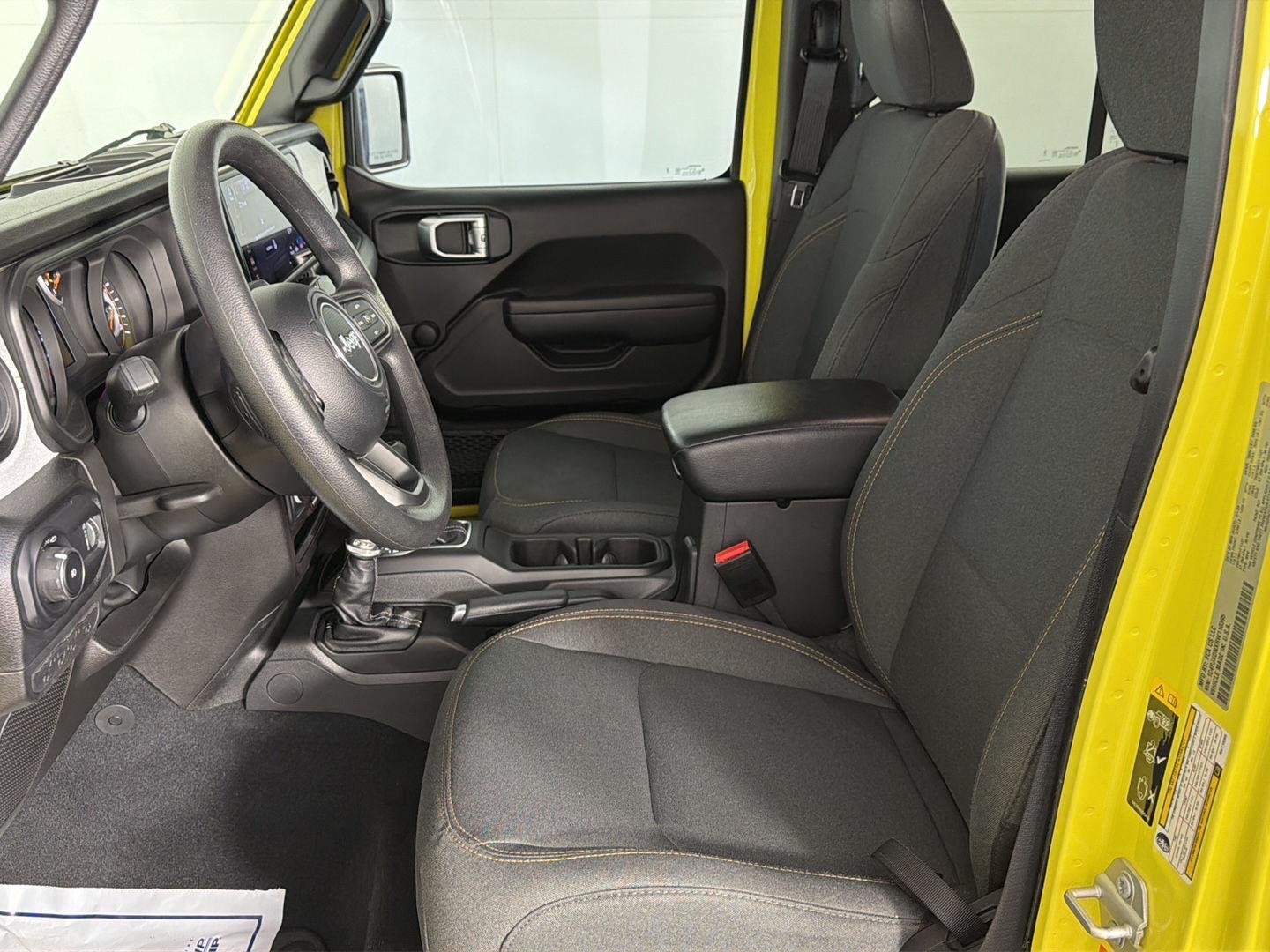 Used 2024 High Velocity Clearcoat Jeep Sport image 23