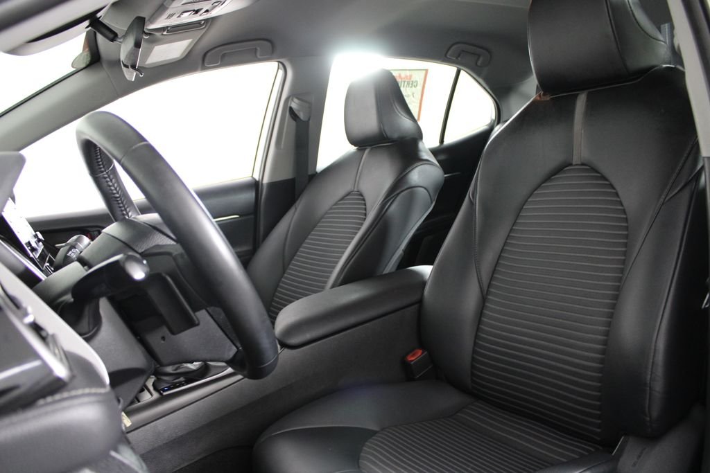 2023 Toyota Camry SE - Photo 17
