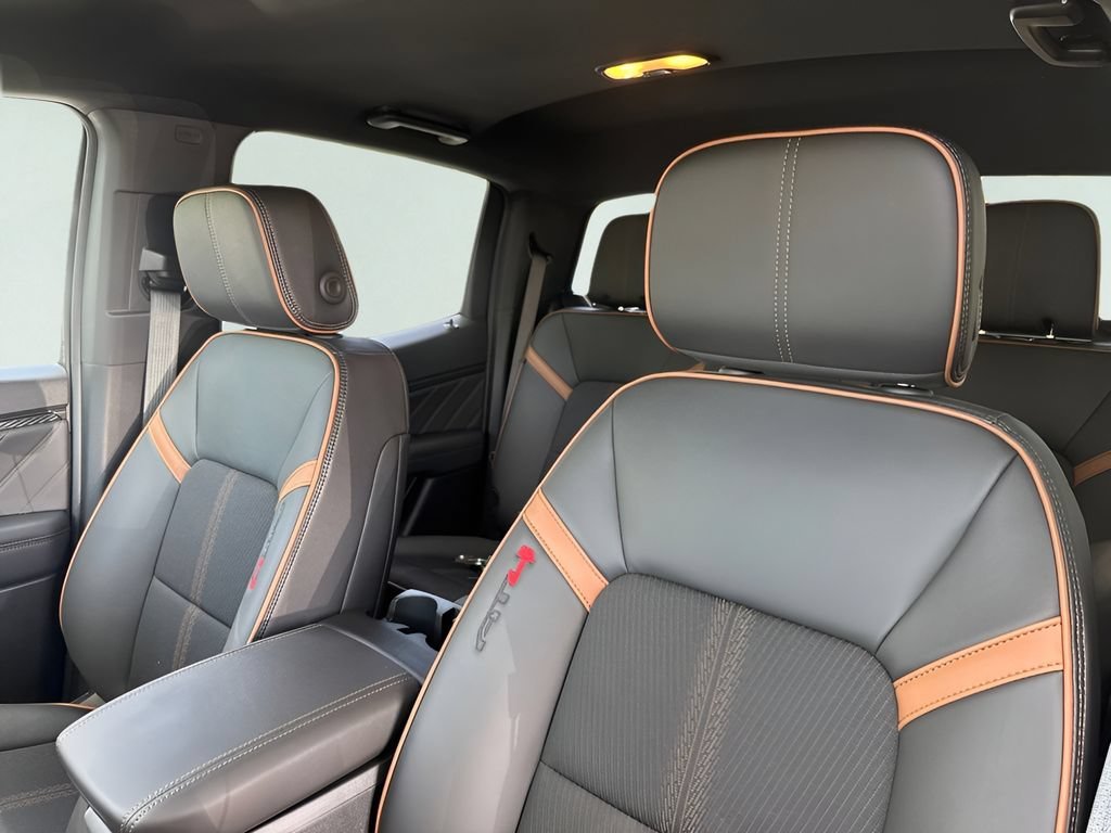 2026 GMC Canyon AT4 - Photo 10