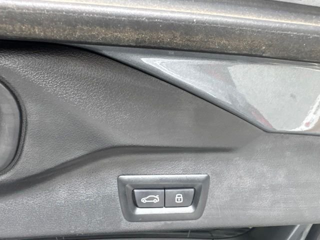 Used 2024 Gray BMW xDrive40i image 26