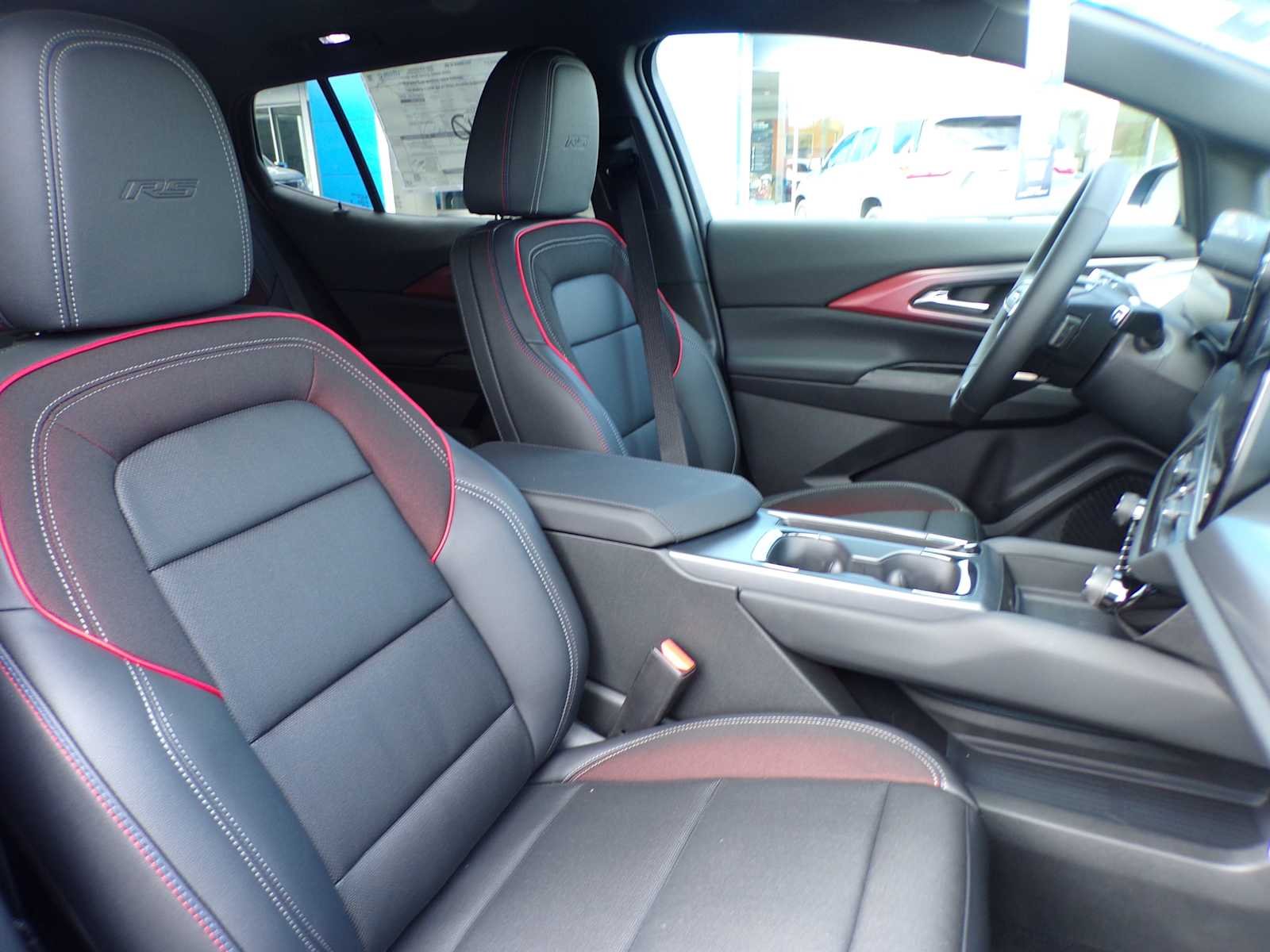 2024 Chevrolet Equinox EV RS - Photo 8