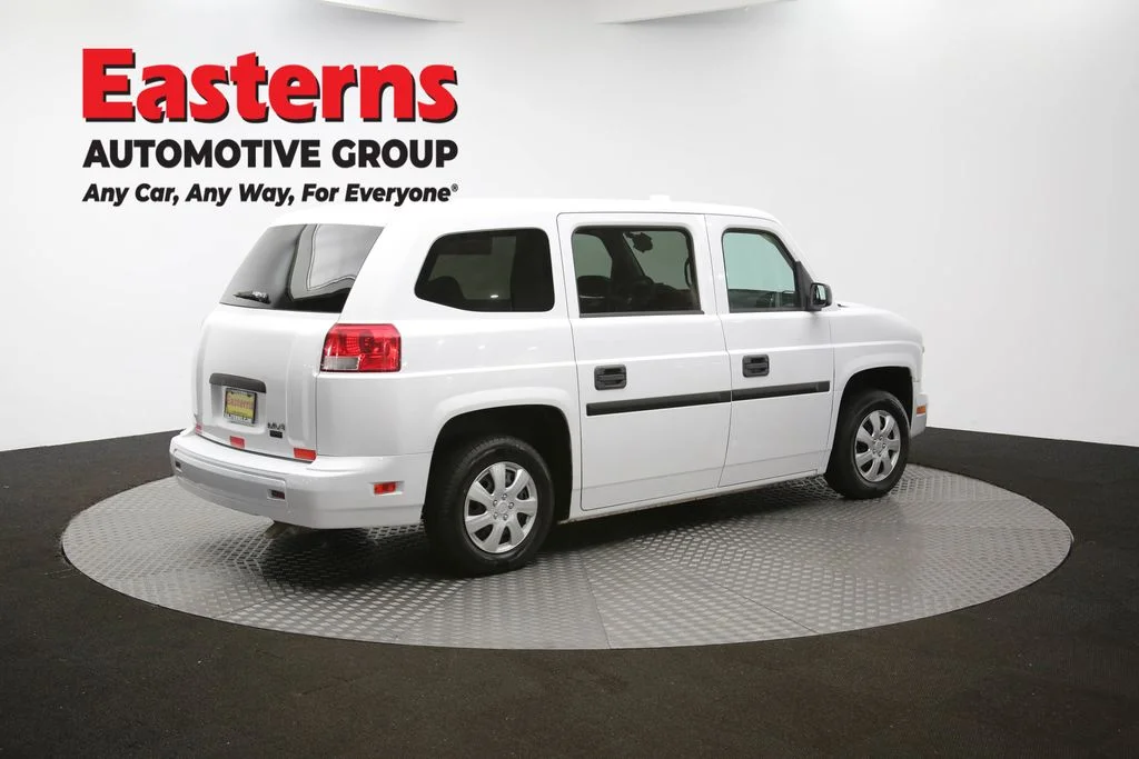 Used 2014 White VPG Taxi image 37