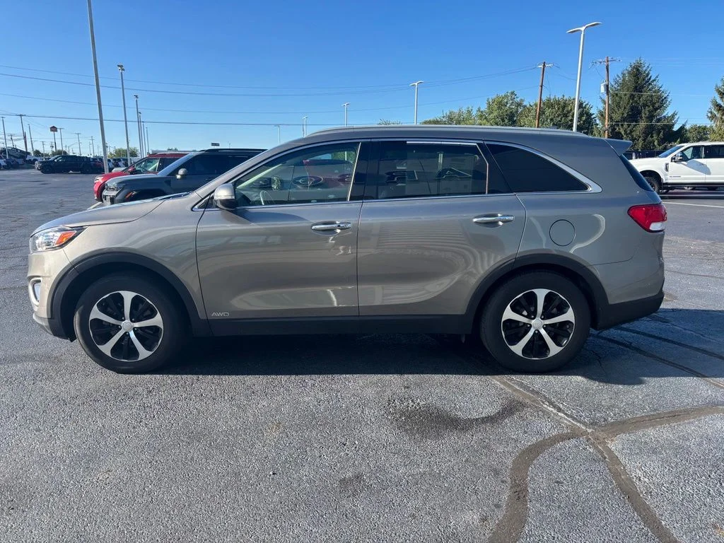 Used 2018 Silver Kia EX image 8