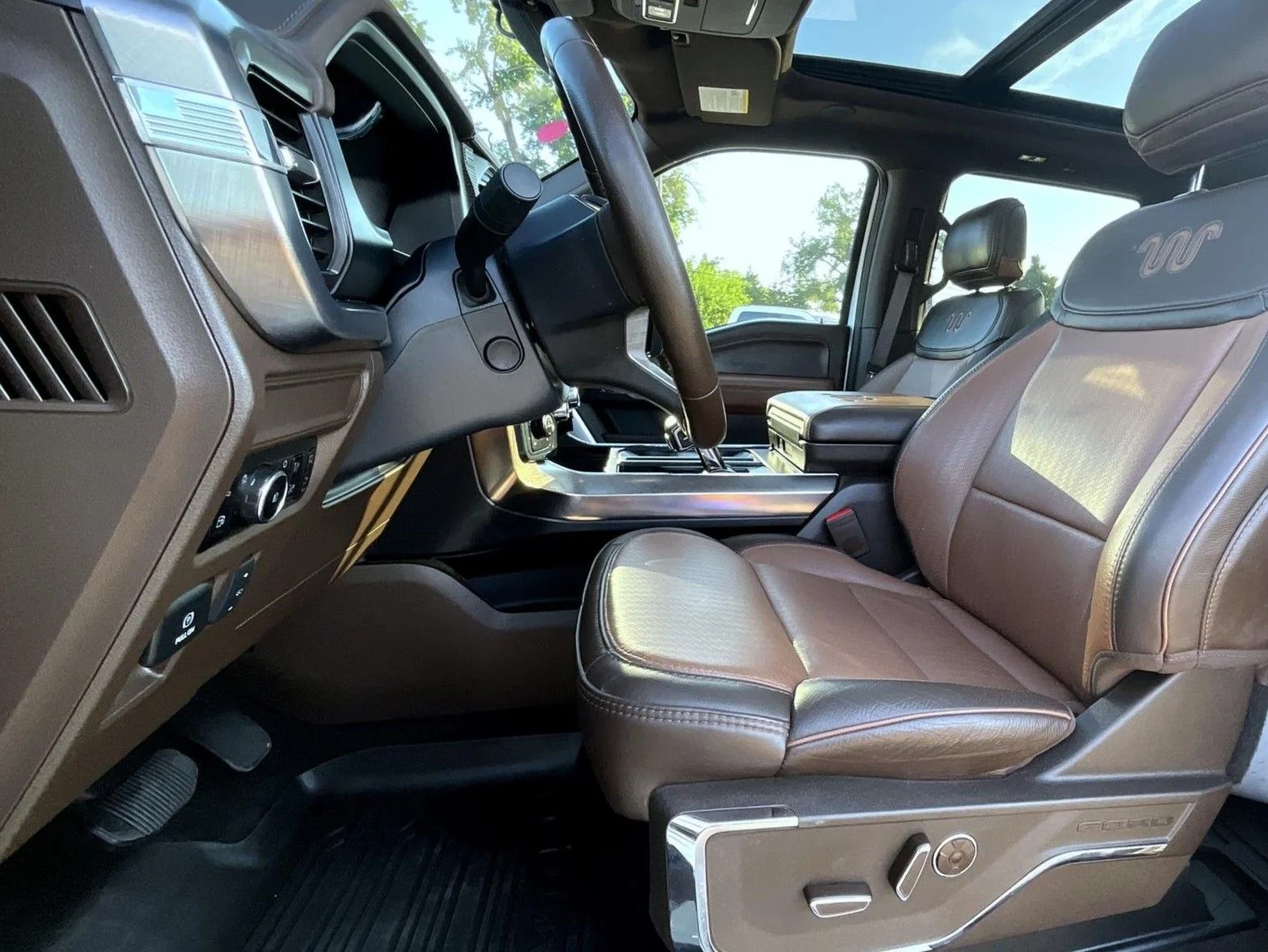 Used 2025 White Ford King Ranch image 13