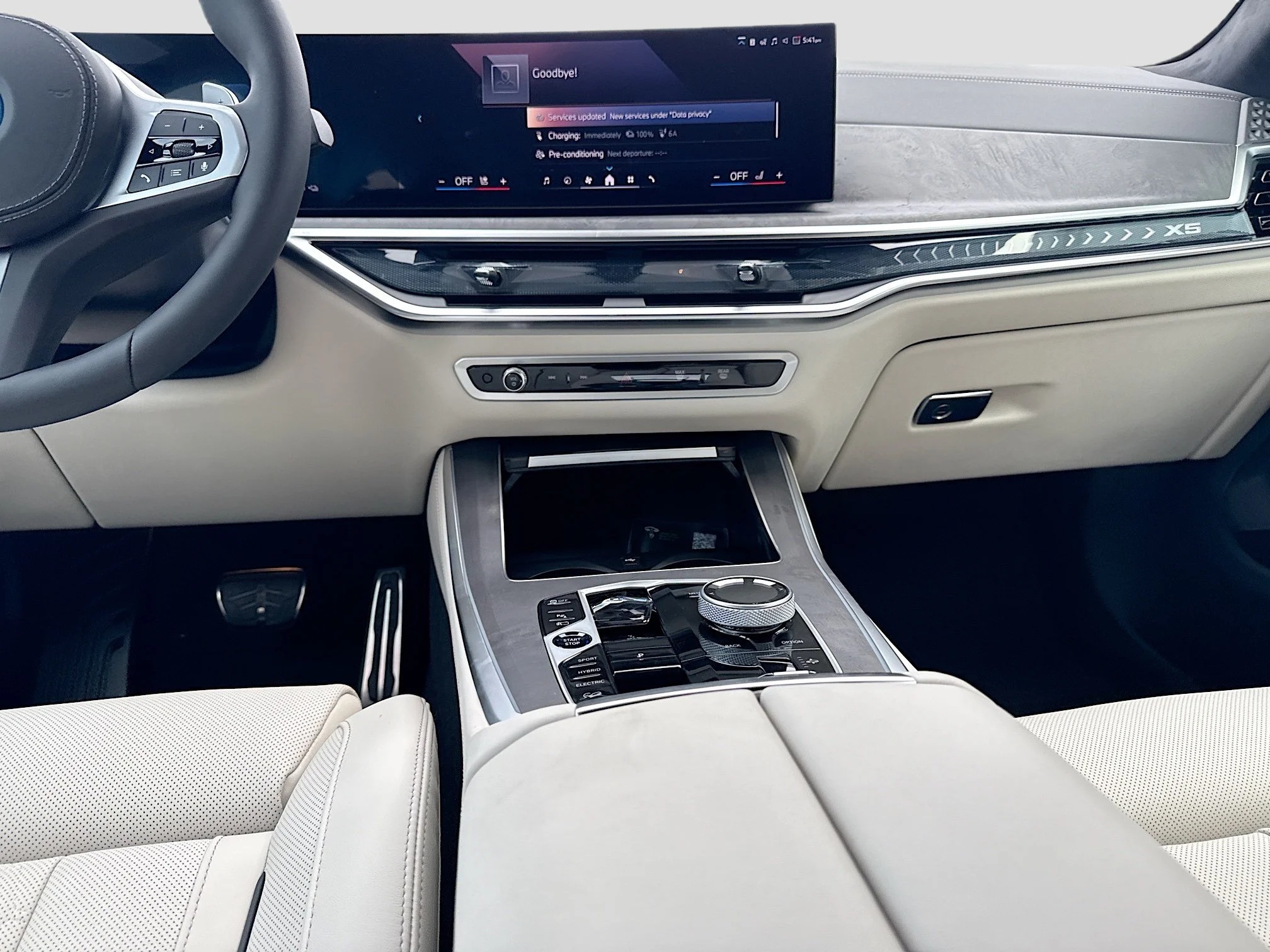 New 2026 Carbon Black Metallic BMW xDrive50e image 19