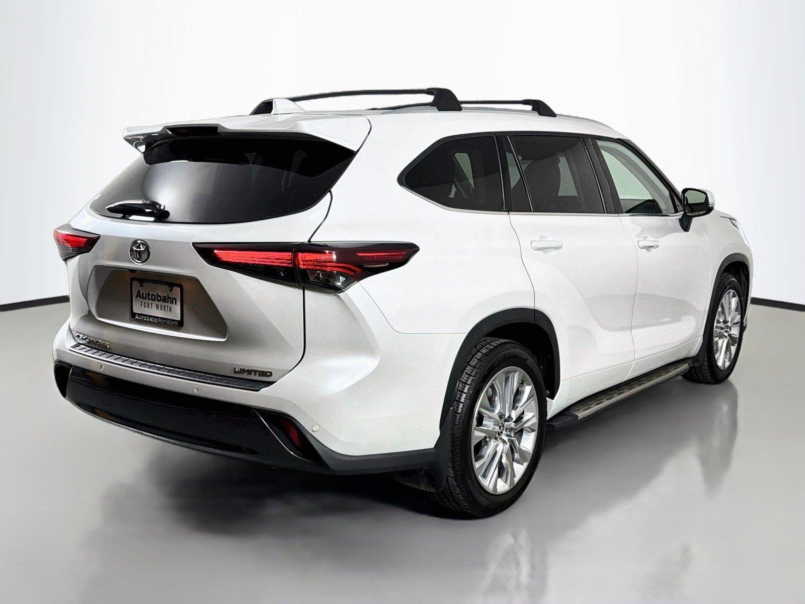 Used 2024 Wind Chill Pearl Toyota Limited image 5