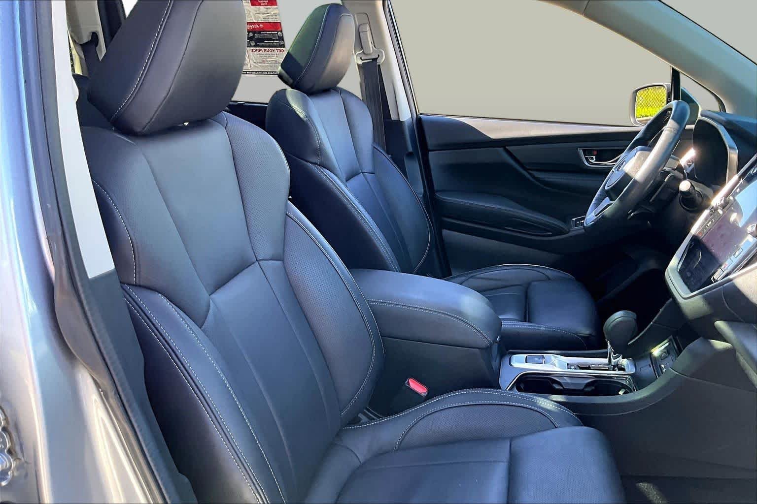 Used 2023 Ice Silver Metallic Subaru Limited image 9