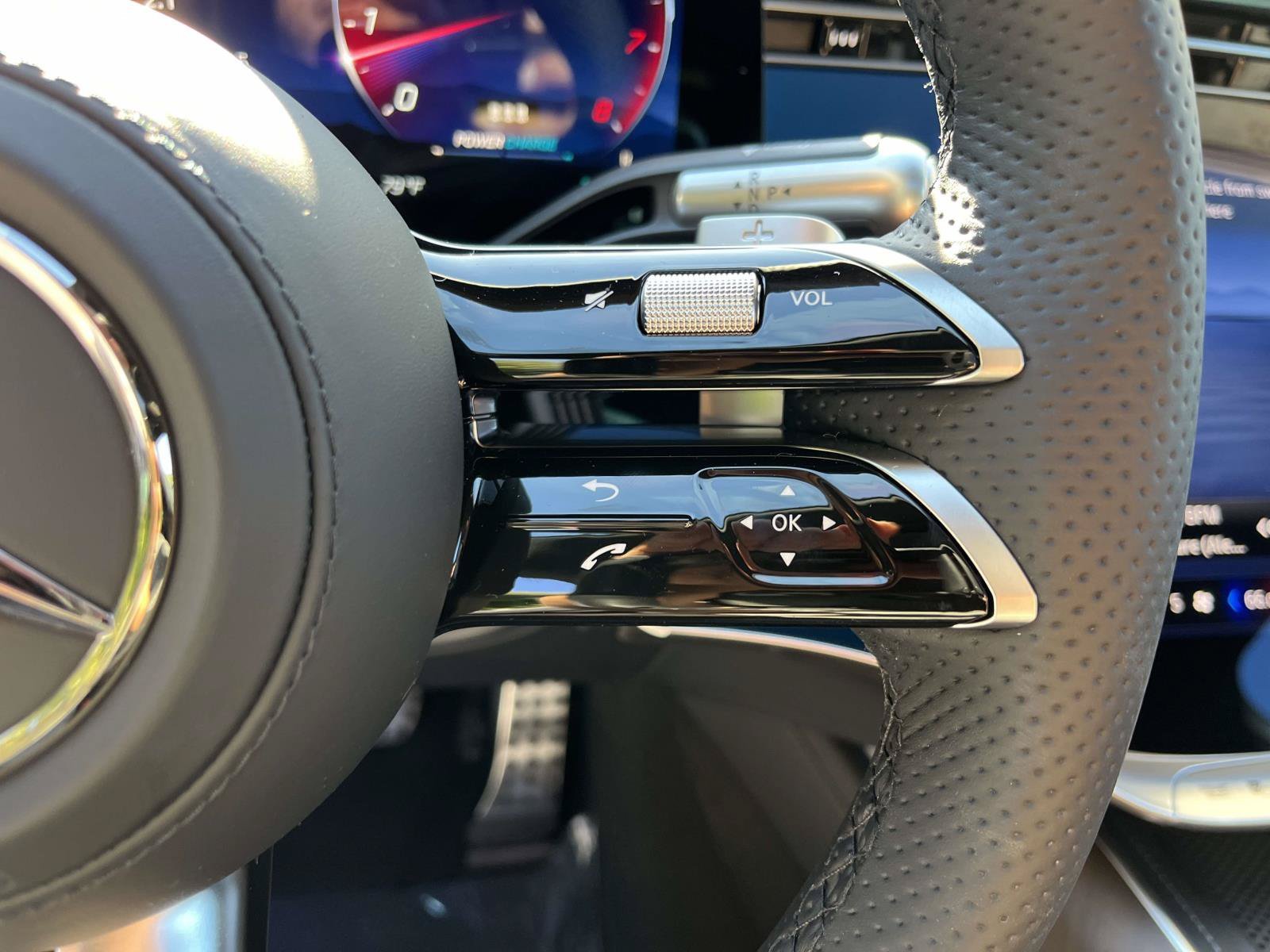 New 2027 MANUFAKTUR Moonlight White Metallic Mercedes-Benz S 580 4MATIC® Sedan image 22