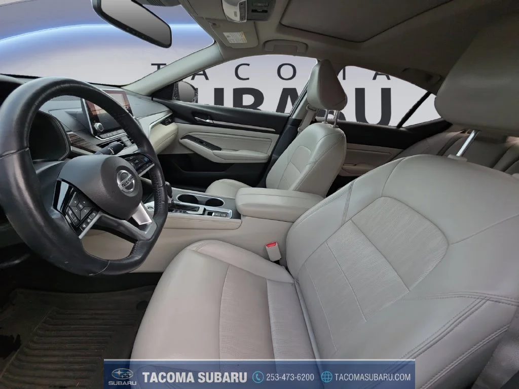 Used 2019 Black Nissan 2.5 Platinum image 10