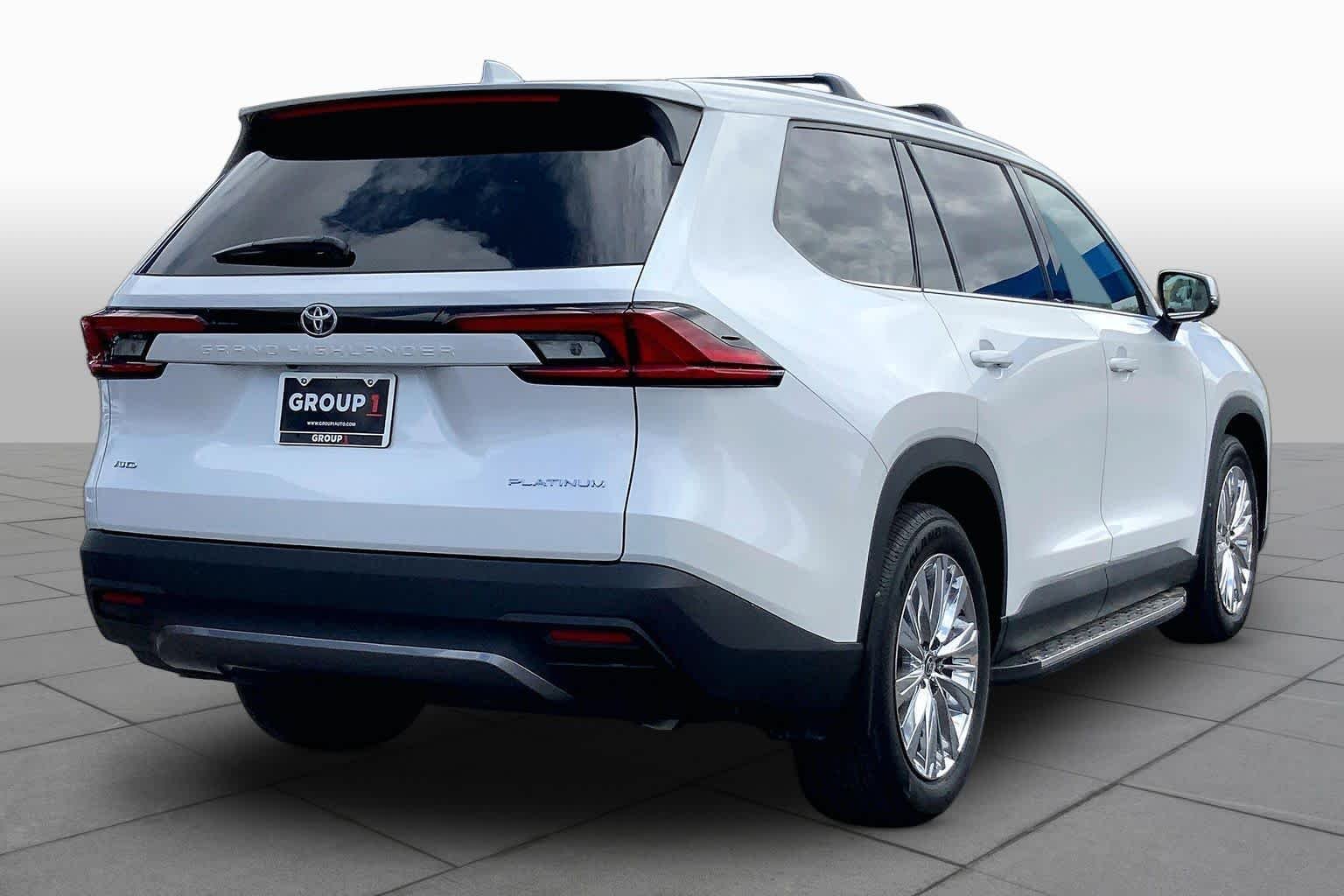 Used 2026 Wind Chill Pearl Toyota Platinum image 13