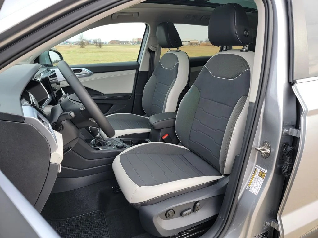 2026 Volkswagen Taos SE - Photo 2
