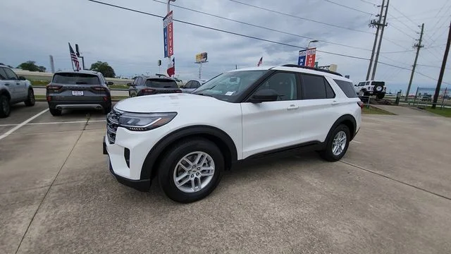 New 2026 Star White Metallic Tri-Coat Ford Active image 5