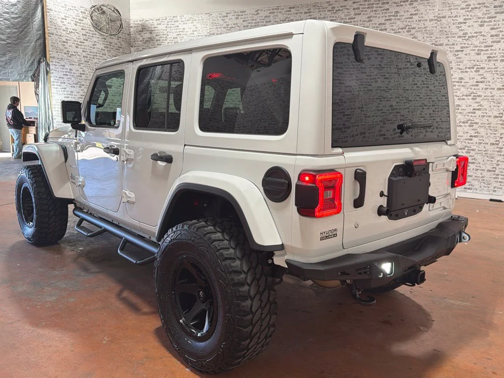 Used 2019 Bright White Clearcoat Jeep Unlimited Sahara image 5