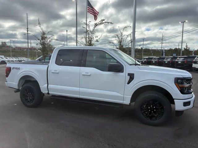 New 2026 Oxford White Ford XLT image 12