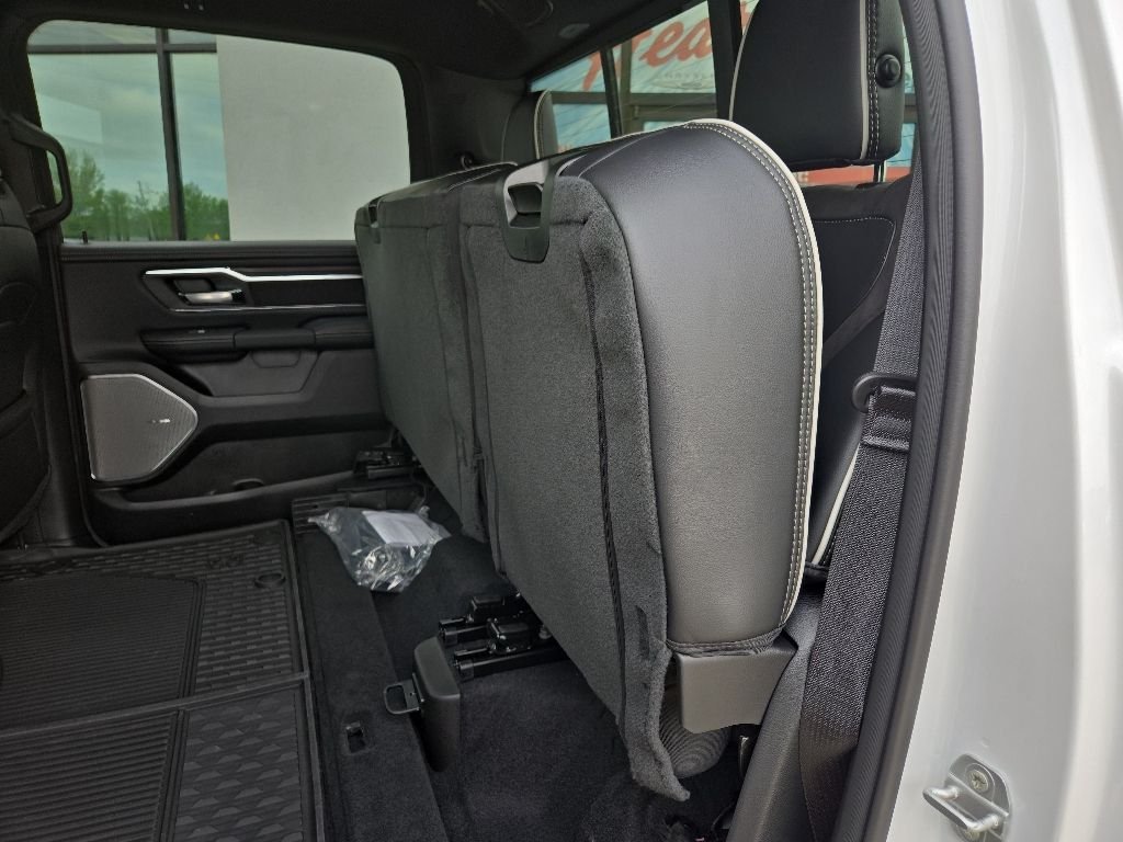 New 2026 Ivory White Tri-Coat Pearl-Coat Exterior Paint RAM Laramie image 105