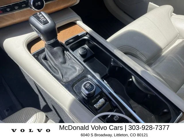 Used 2019 White Volvo T6 Inscription image 7