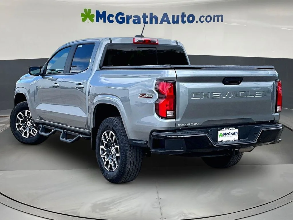 Certified Used 2024 Gray Chevrolet Z71 image 5