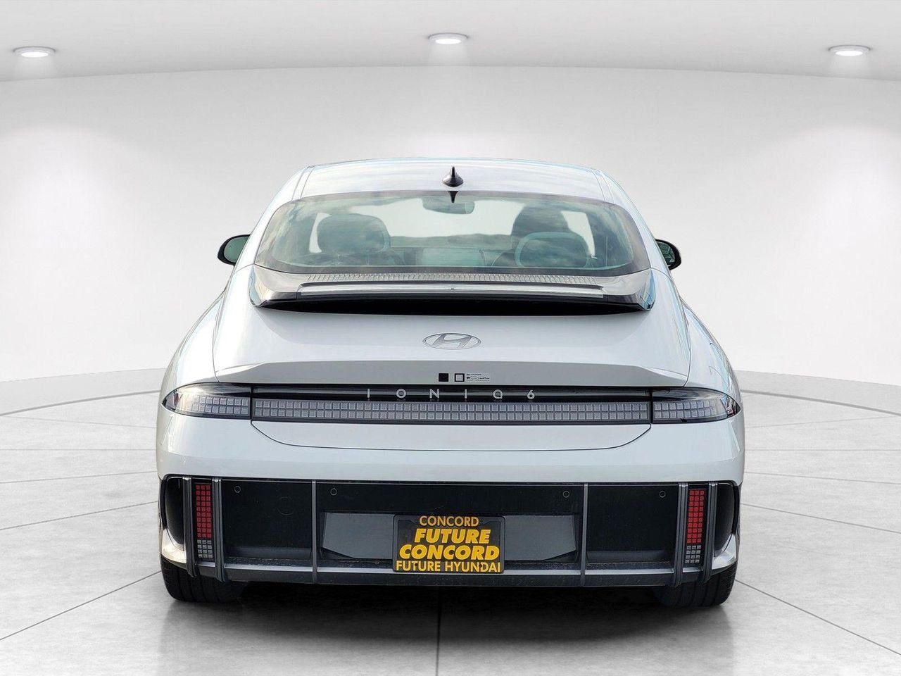 New 2025 White Hyundai SEL image 4