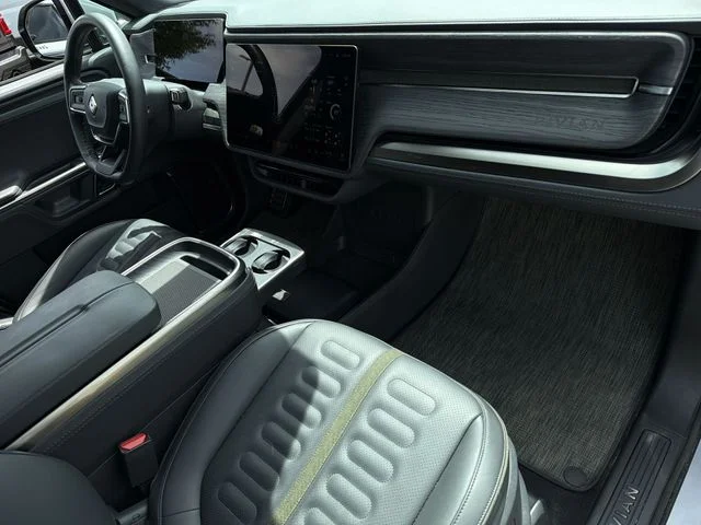 Used 2024  Rivian Adventure image 32