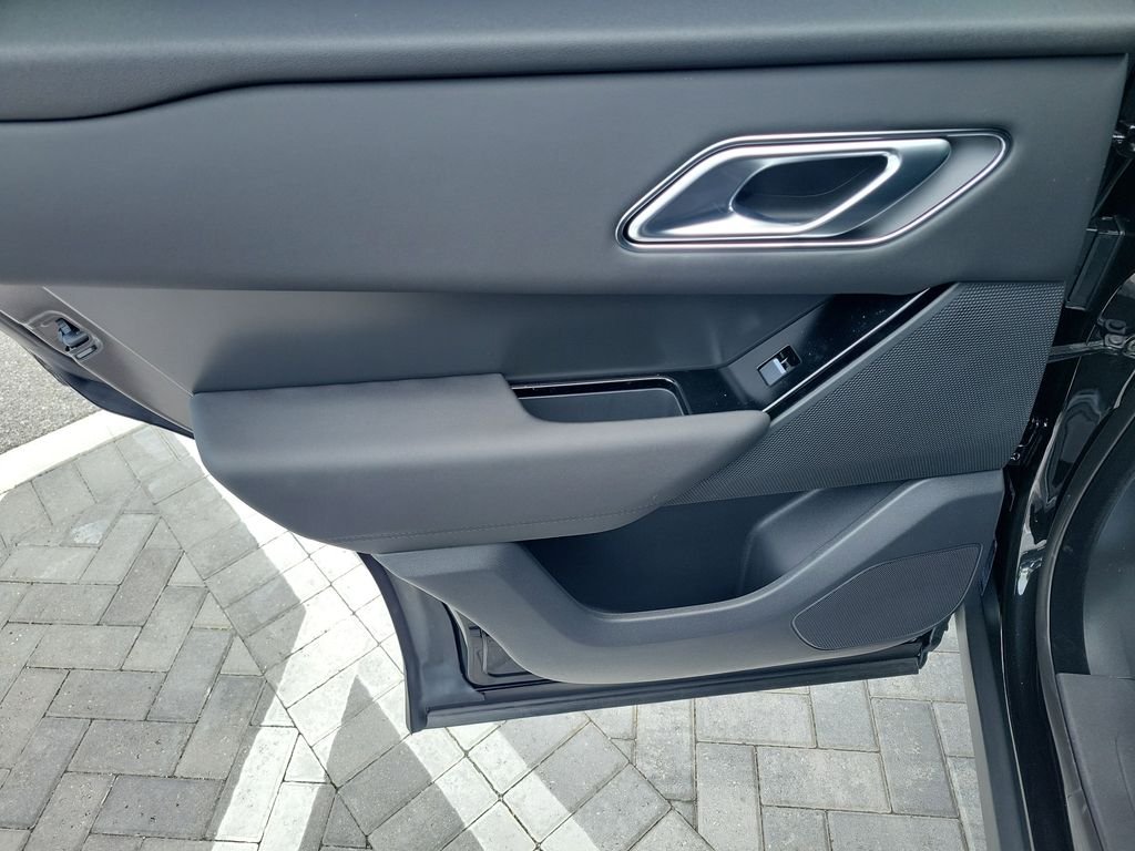 New 2026 Santorini Black Land Rover S image 22