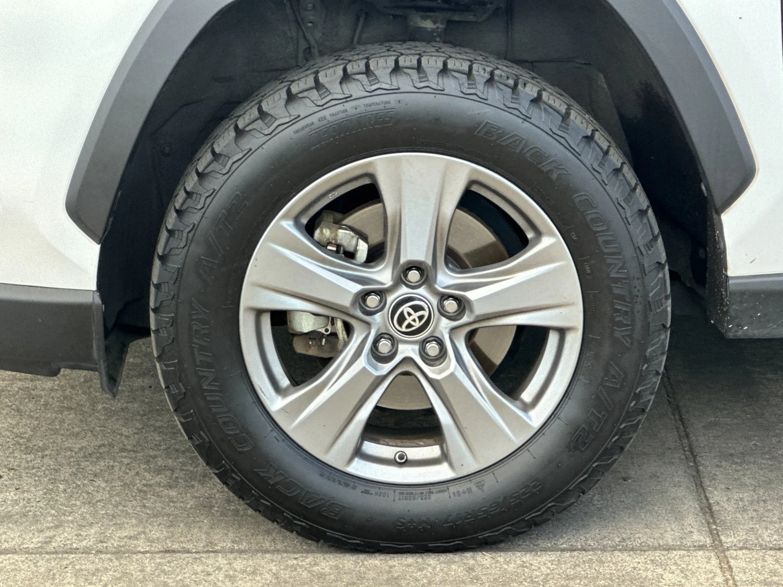 Used 2023 Ice Toyota LE image 24