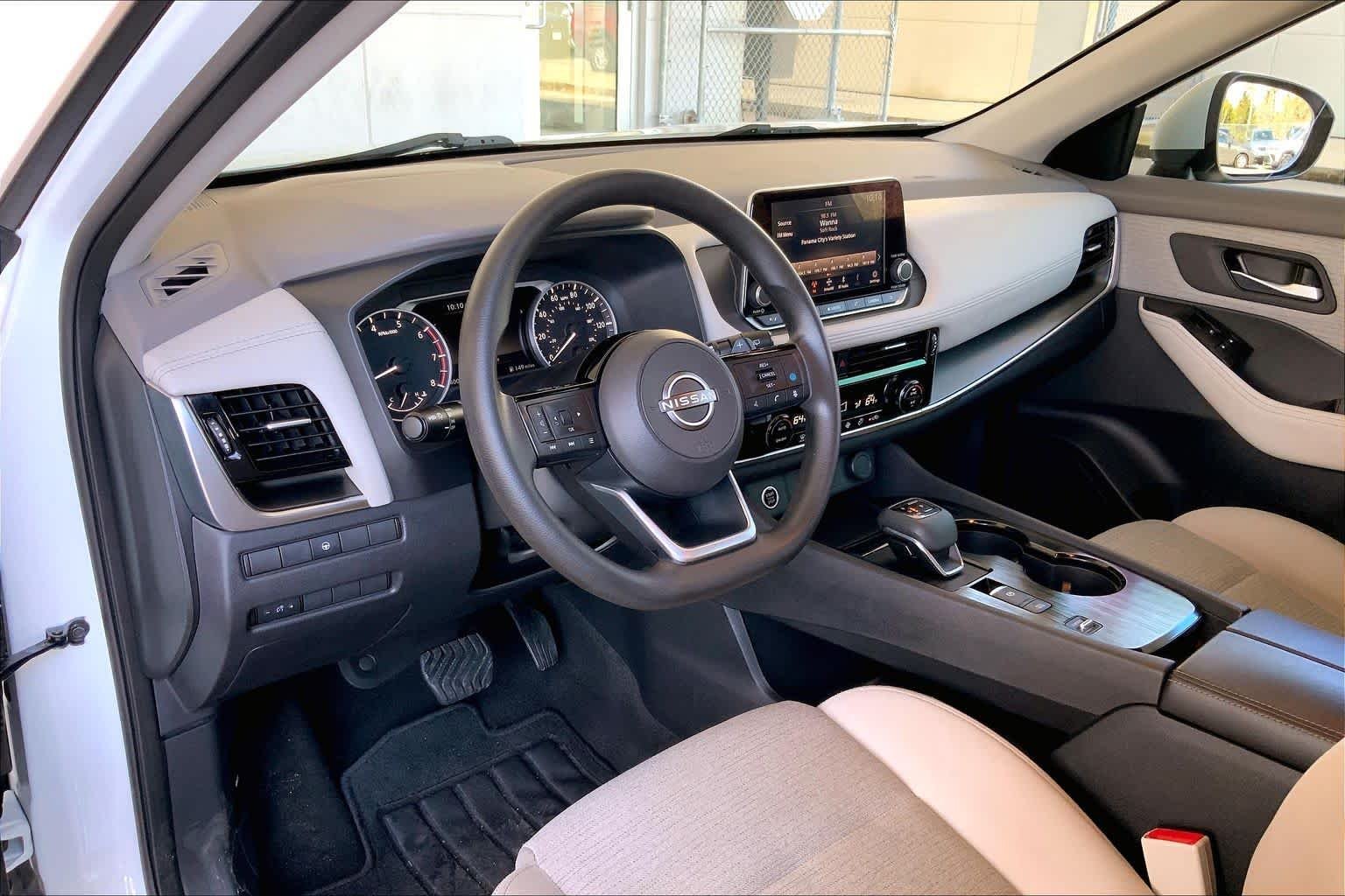 2022 Nissan Rogue SV - Photo 18