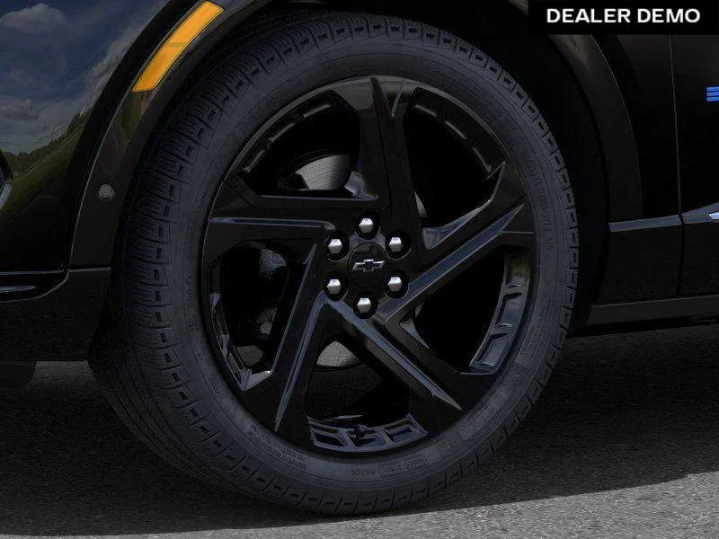 Used 2025  Chevrolet RS image 9