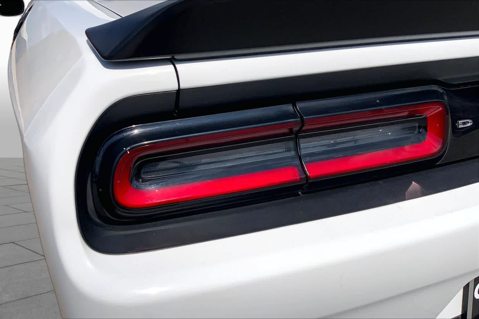 Used 2023 White Knuckle Clearcoat Dodge R/T Scat Pack image 29